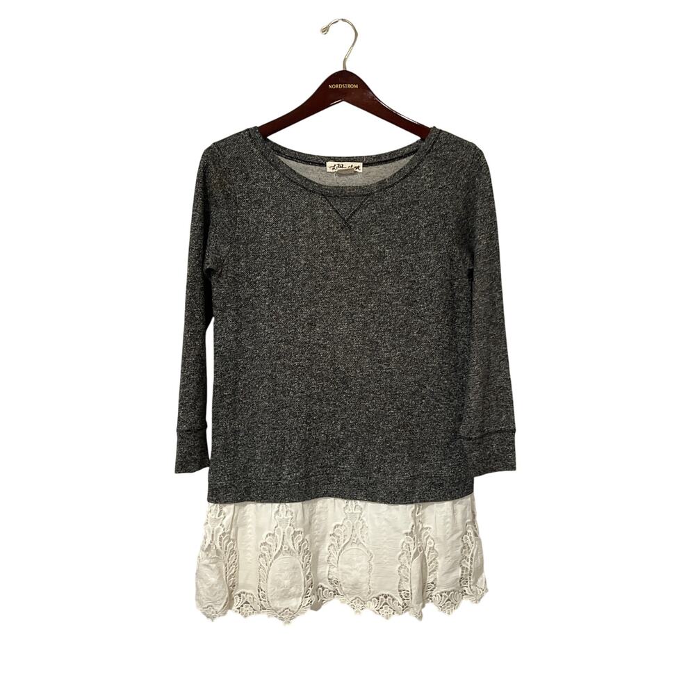Lili's Closet, Gray Long Sleeve Shirt‎ w lace hem, Size XXSP, KB296